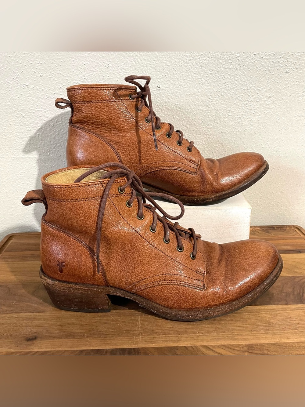 Frye Cognac Leather Lace Up Ankle Boots Distressed Western Block Heel Sz 9 Vtg